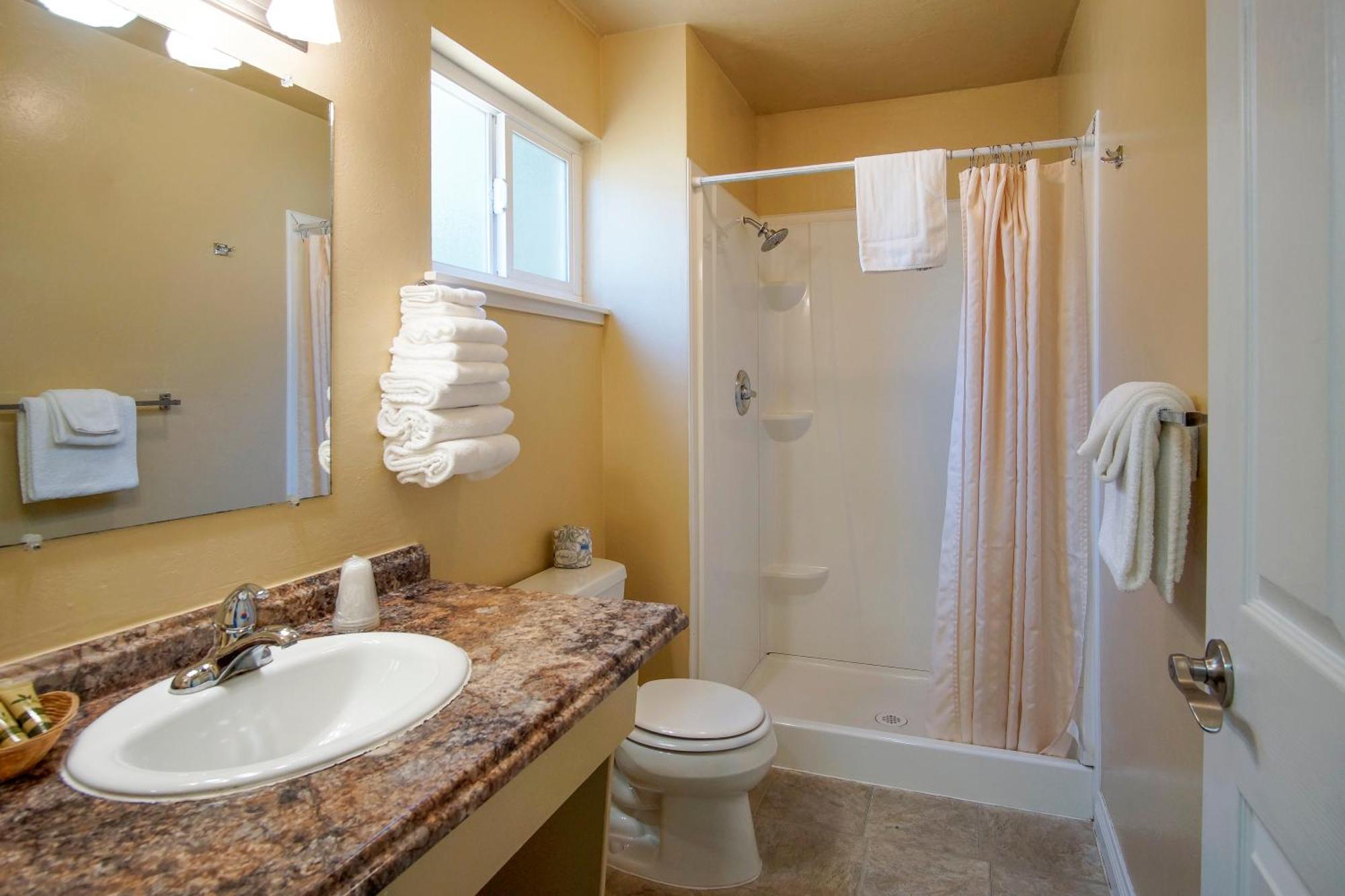 Burney Charm Motel & Suites المظهر الخارجي الصورة
