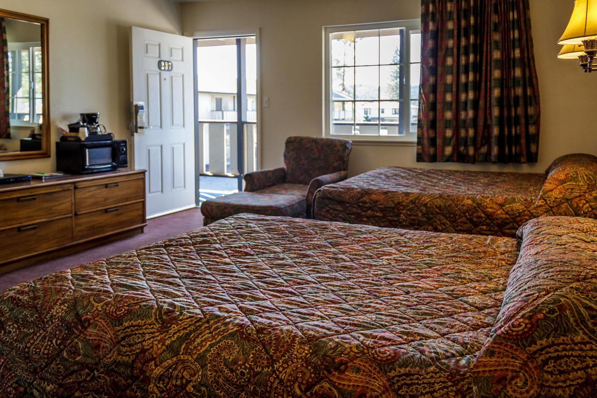 Burney Charm Motel & Suites المظهر الخارجي الصورة