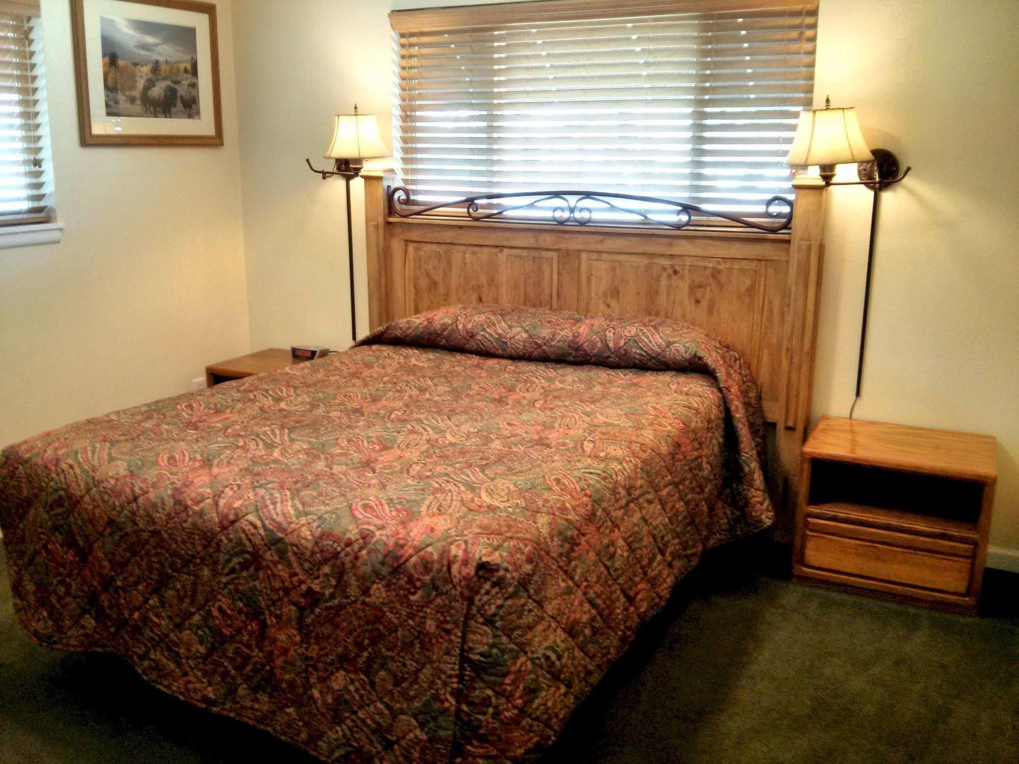 Burney Charm Motel & Suites المظهر الخارجي الصورة