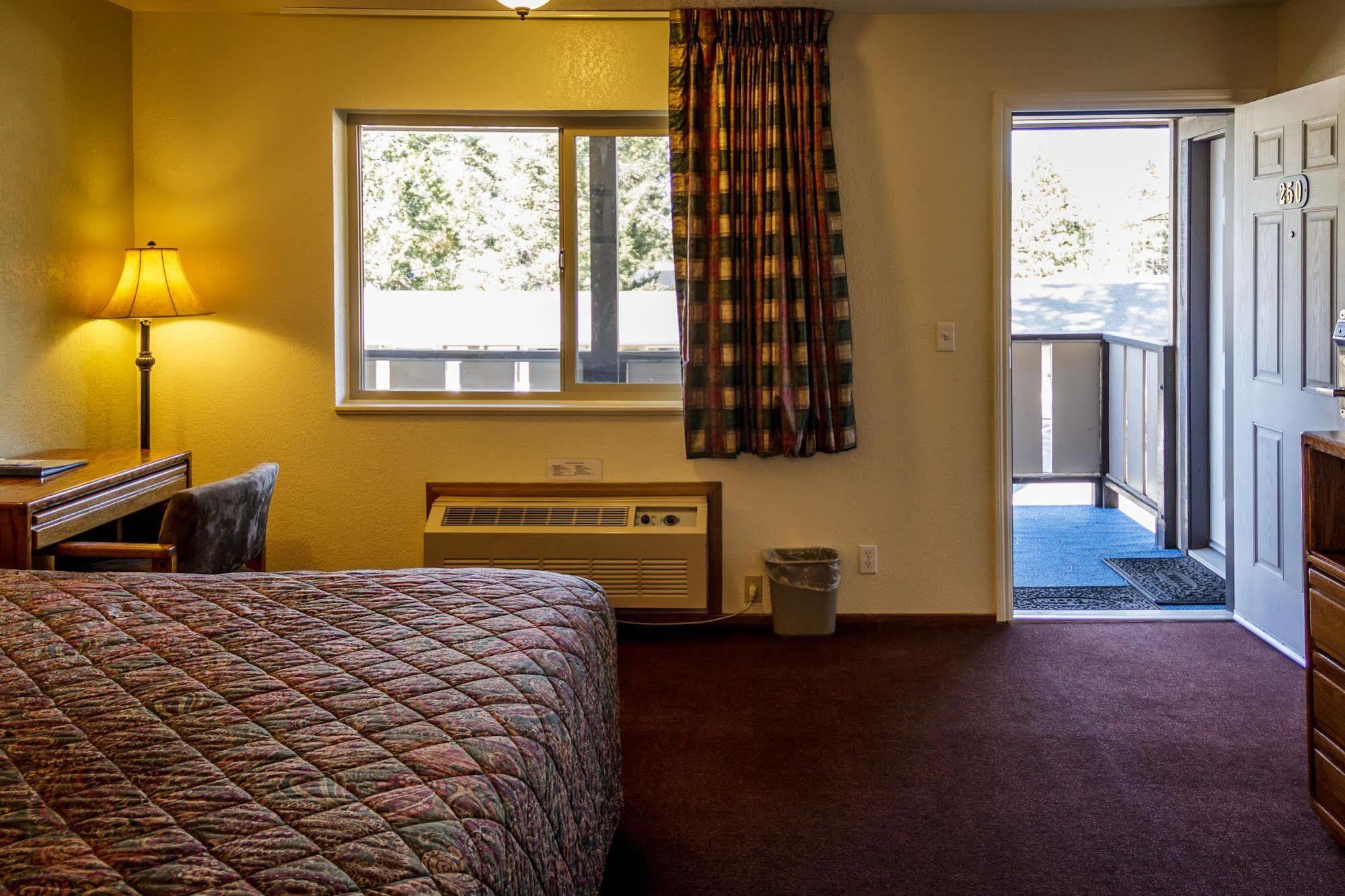 Burney Charm Motel & Suites المظهر الخارجي الصورة